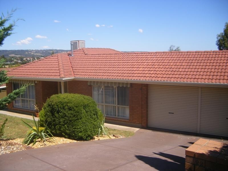 22 Doulton Drive, Trott Park SA 5158