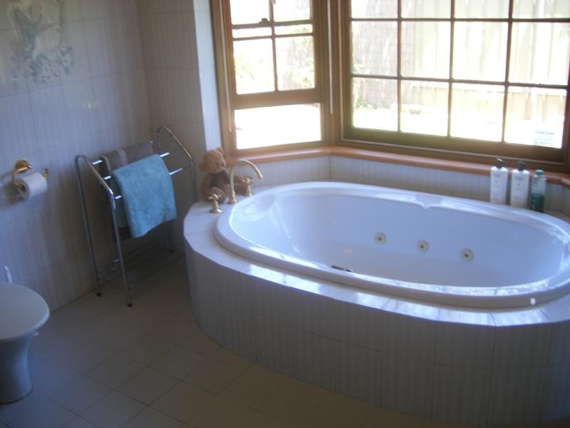 18 Glenway Road, Hallett Cove SA 5158