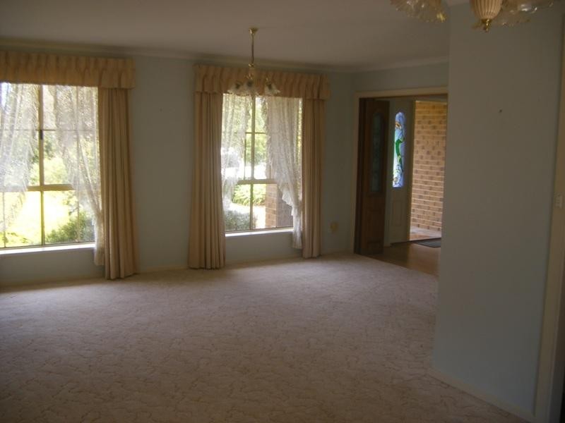 12 Hedgerow Crescent, Hallett Cove SA 5158