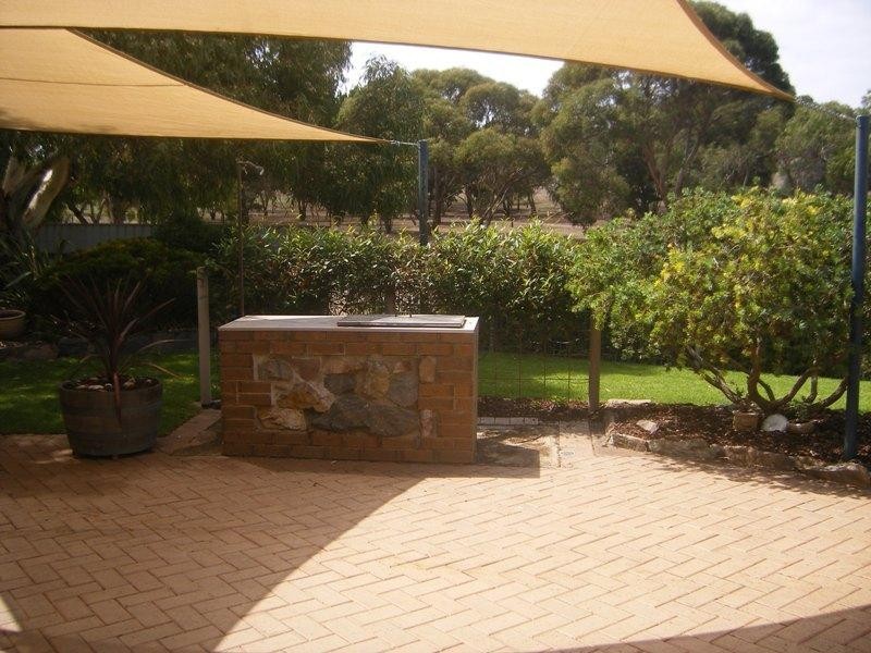 12 Hedgerow Crescent, Hallett Cove SA 5158