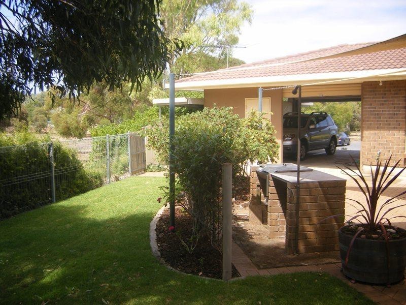 12 Hedgerow Crescent, Hallett Cove SA 5158