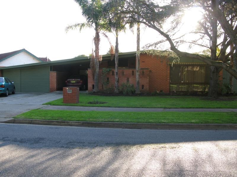 18 Belgrave Ave, Flinders Park SA 5025