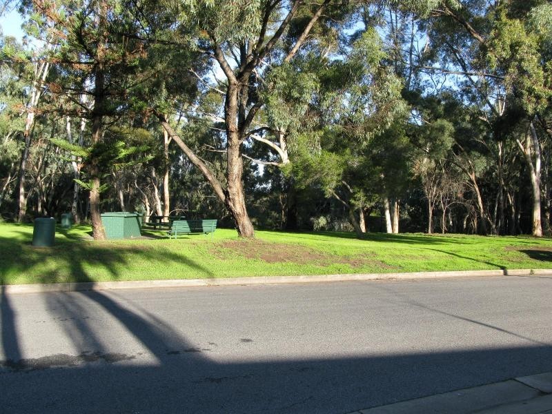 18 Belgrave Ave, Flinders Park SA 5025