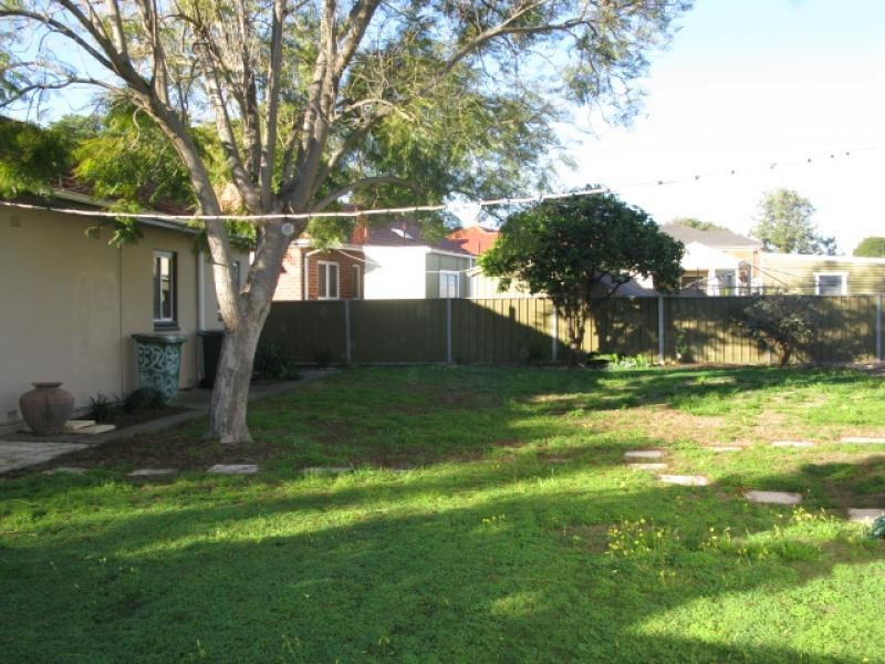 18 McCann Ave, Glenelg North SA 5045