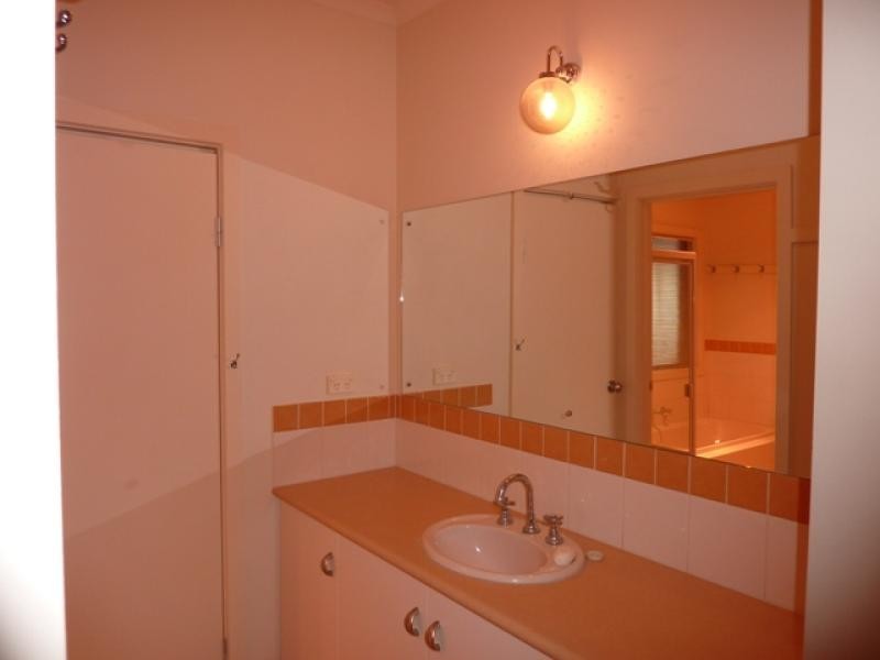 42 Elizabeth Street, Woodside SA 5244