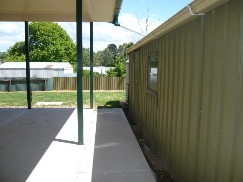 7 showground Road, Mount Pleasant SA 5235