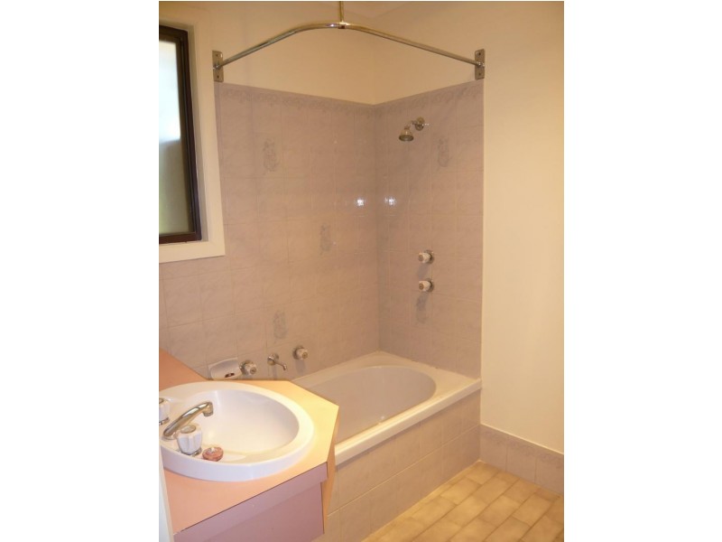 7 showground Road, Mount Pleasant SA 5235