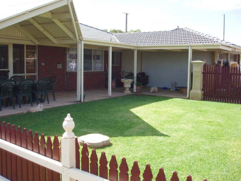 42 CRAWFORD CRESCENT, Mannum SA 5238