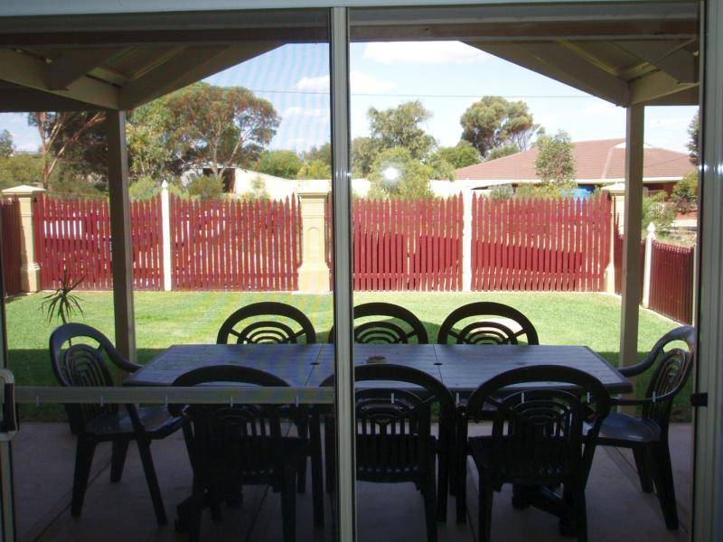 42 CRAWFORD CRESCENT, Mannum SA 5238