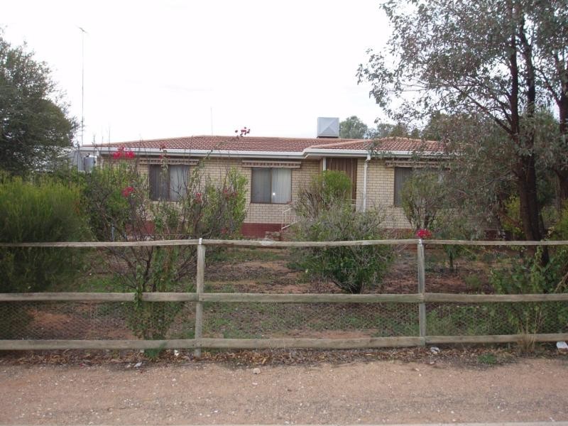 36 Phillip Avenue, Swan Reach SA 5354