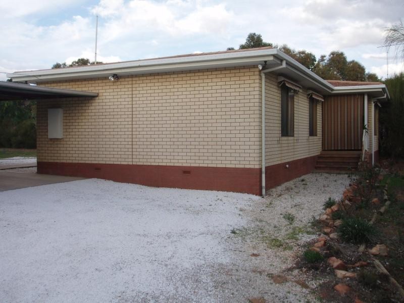 36 Phillip Avenue, Swan Reach SA 5354