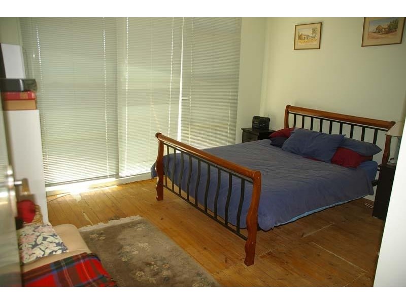 17 YOUNG AVENUE, Port Vincent SA 5581