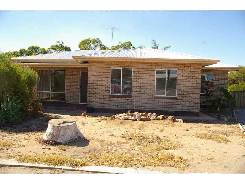 2 Sixth Street, Minlaton SA 5575