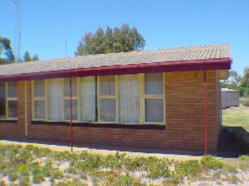 UNIT 1/3 FRANCIS PLACE, Moonta Bay SA 5558