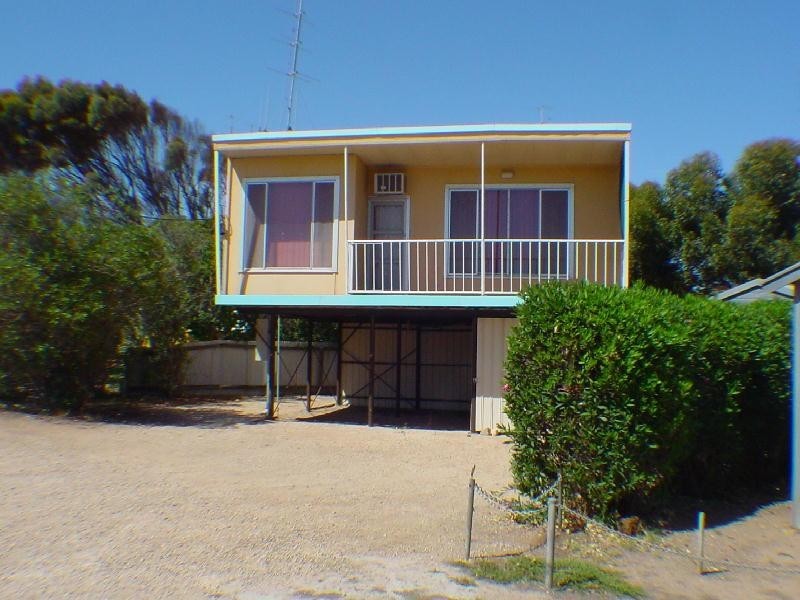 4 Randolph Street, Port Hughes SA 5558