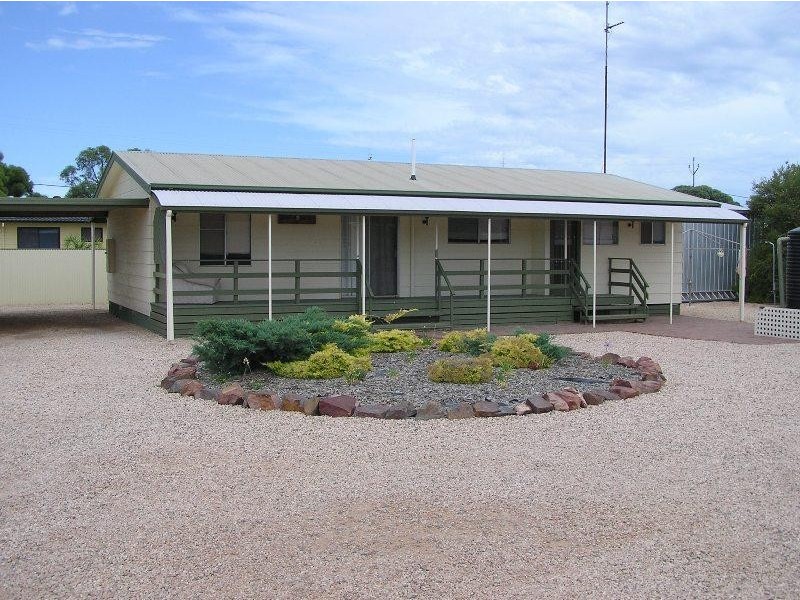 7 Carlisle Street, Moonta Bay SA 5558