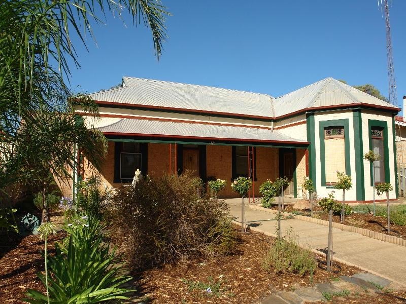 27 Milne Terrace, Moonta SA 5558