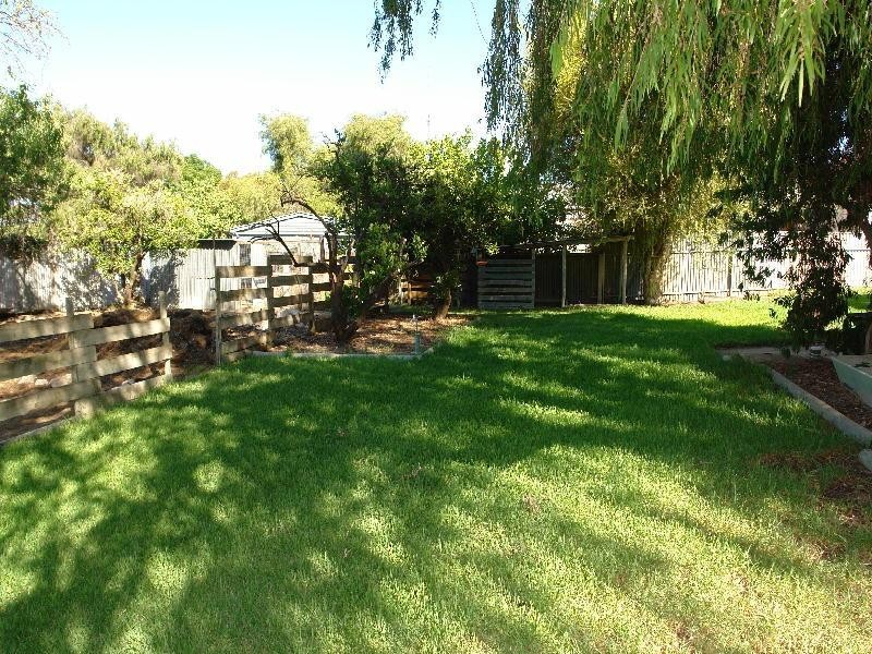 27 Milne Terrace, Moonta SA 5558