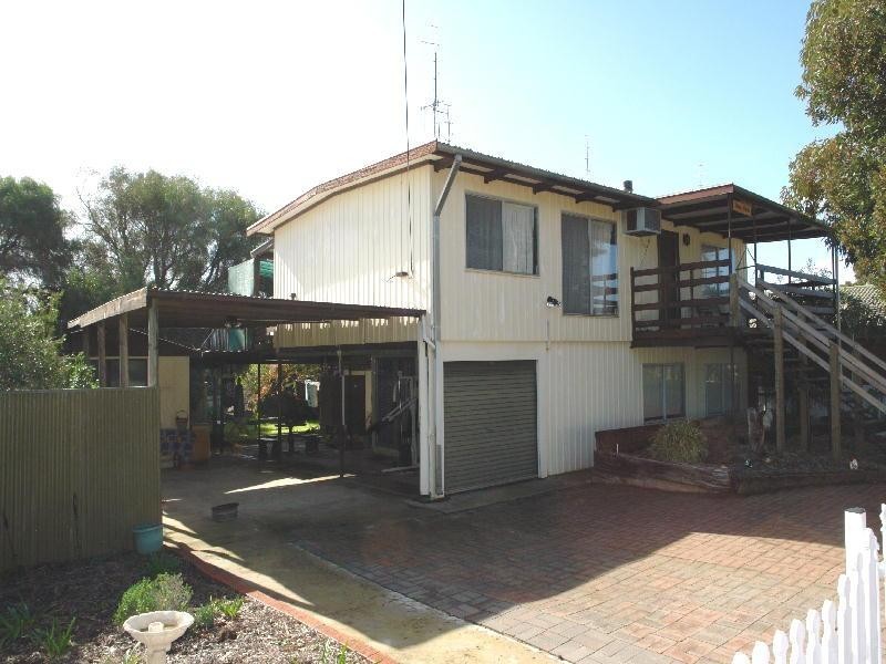 5 OLIVE PLACE, Moonta Bay SA 5558