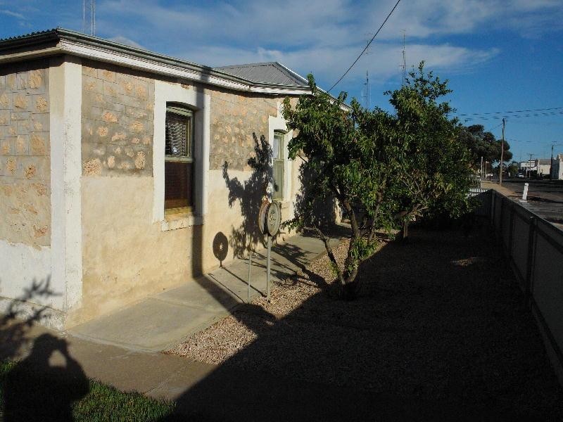 6 HENRY STREET, Moonta SA 5558