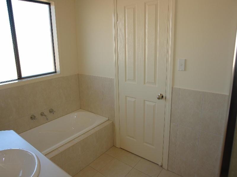 6 a Pamir Court, Wallaroo SA 5556