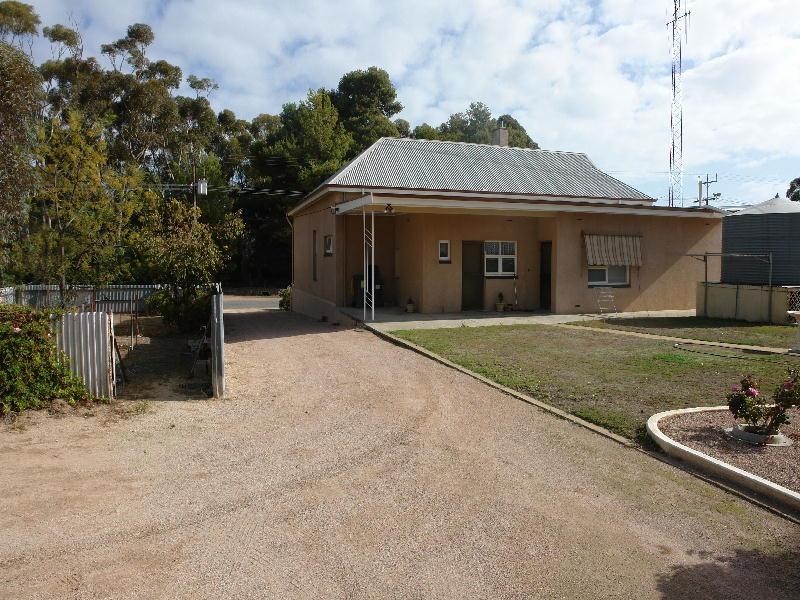 24 Milne Terrace, Moonta SA 5558
