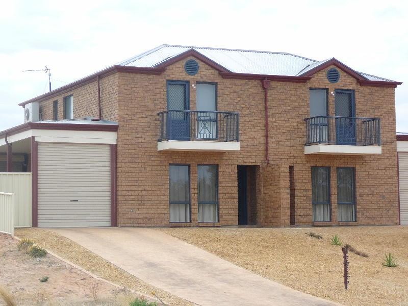 6 Pamir Court, Wallaroo SA 5556