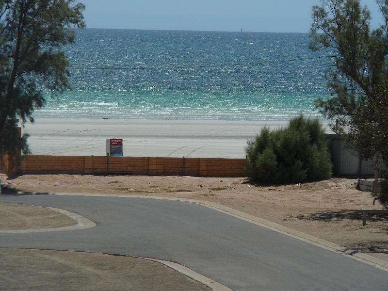 6 Pamir Court, Wallaroo SA 5556