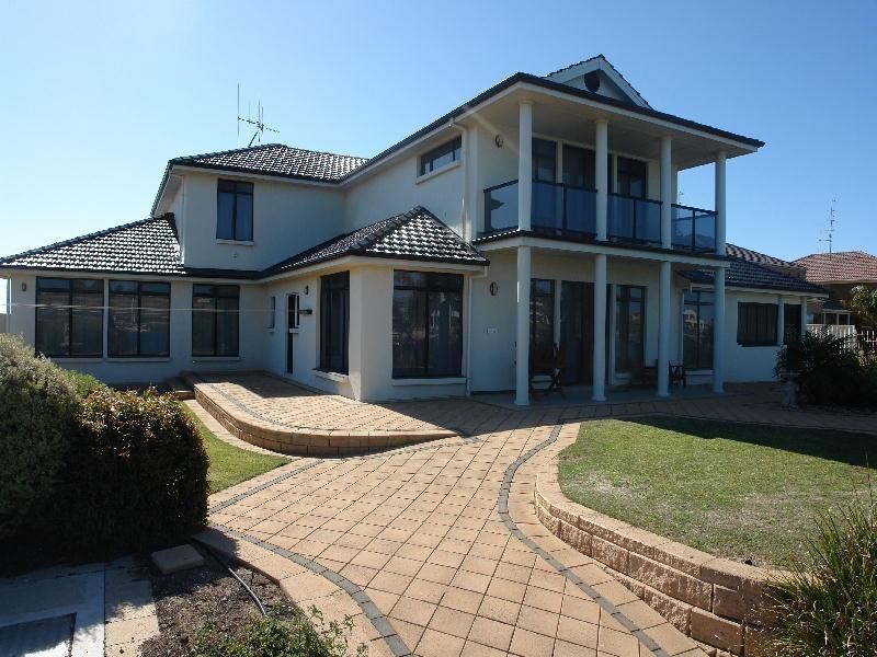 52 Pamir Court, Wallaroo SA 5556