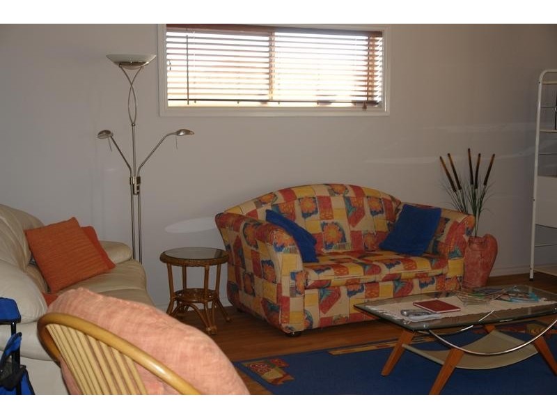 15 Brokenshire Street, Moonta Bay SA 5558