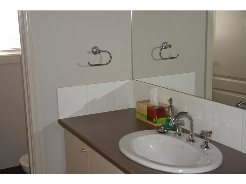 15 Brokenshire Street, Moonta Bay SA 5558