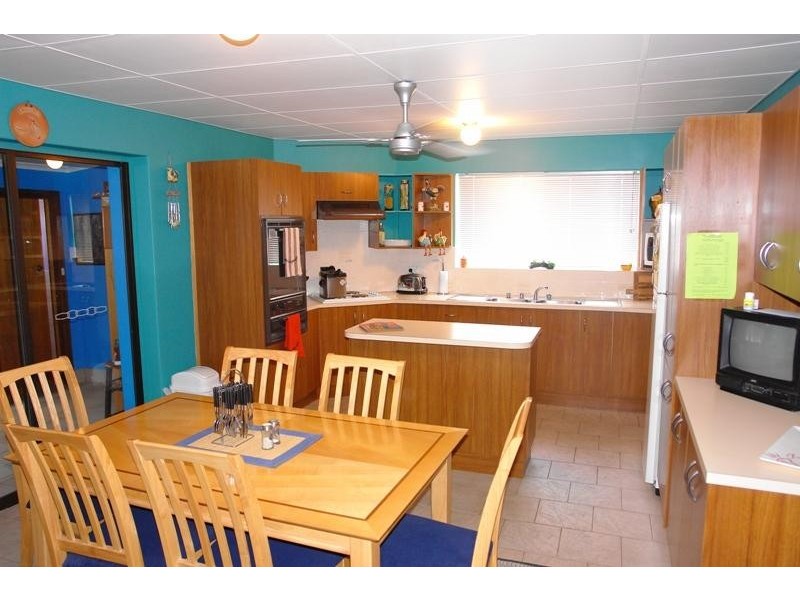 11 Stirling Street, Wallaroo SA 5556