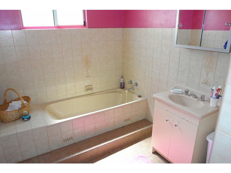 11 Stirling Street, Wallaroo SA 5556