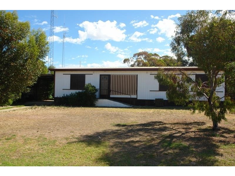 17 Randolph Street, Port Hughes SA 5558