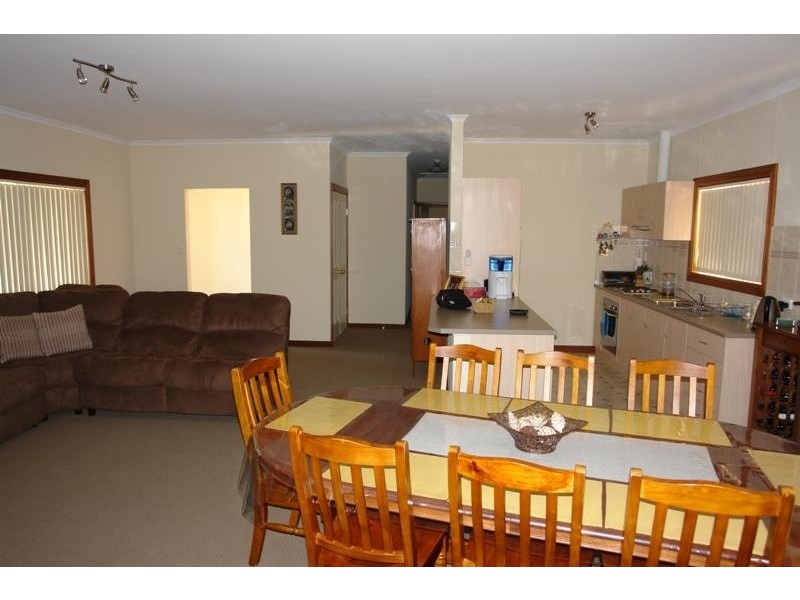 4 Reynolds Street, Moonta Bay SA 5558