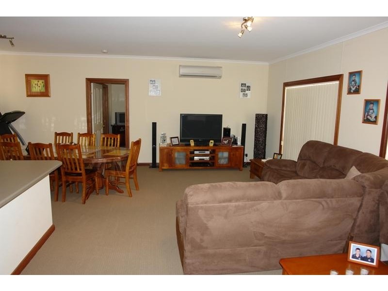 4 Reynolds Street, Moonta Bay SA 5558