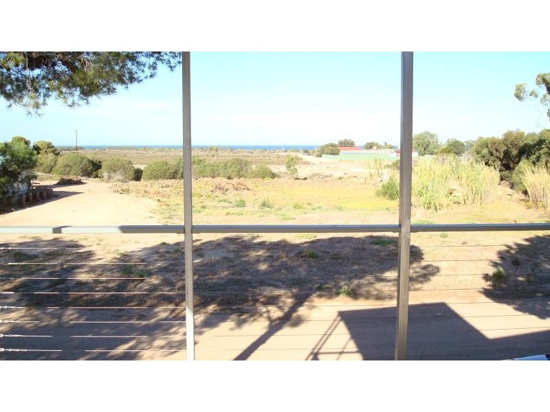 23-25 MANWURTA ST, Port Clinton SA 5570