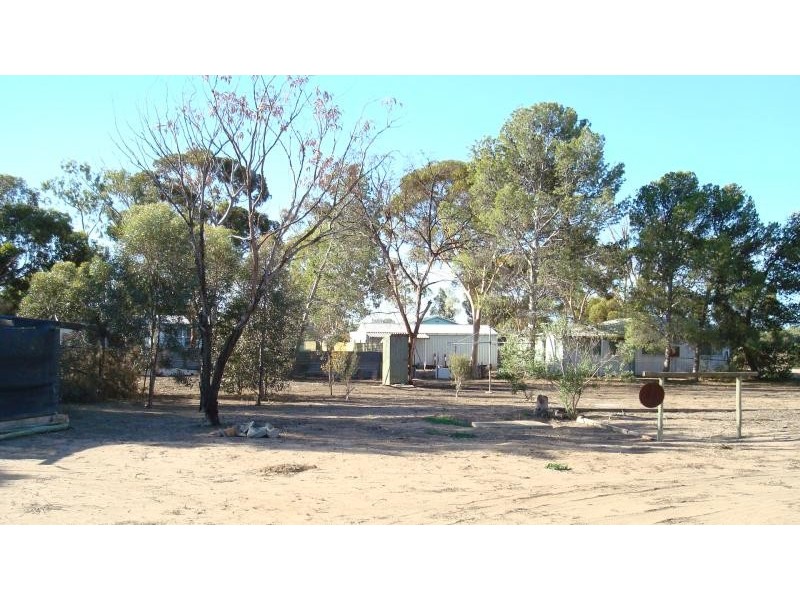 23-25 MANWURTA ST, Port Clinton SA 5570