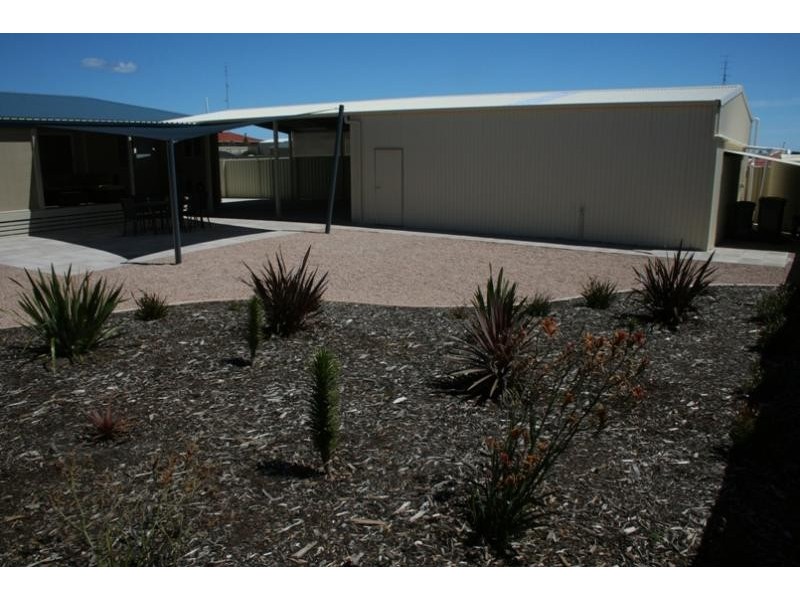 3 Loller Street, Moonta Bay SA 5558