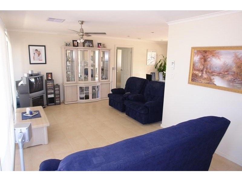 1 Hazel Street, Moonta Bay SA 5558