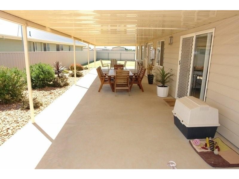 1 Hazel Street, Moonta Bay SA 5558