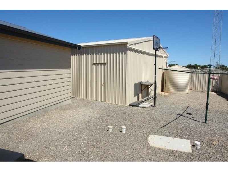 1 Hazel Street, Moonta Bay SA 5558