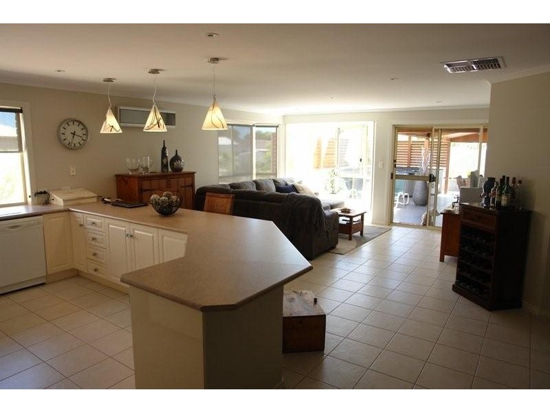 9 Clayton Street, Moonta Bay SA 5558
