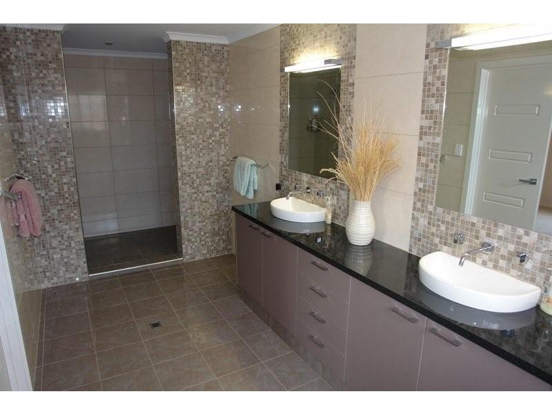9 Clayton Street, Moonta Bay SA 5558