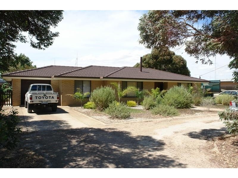 100 Bay Road, Moonta Bay SA 5558