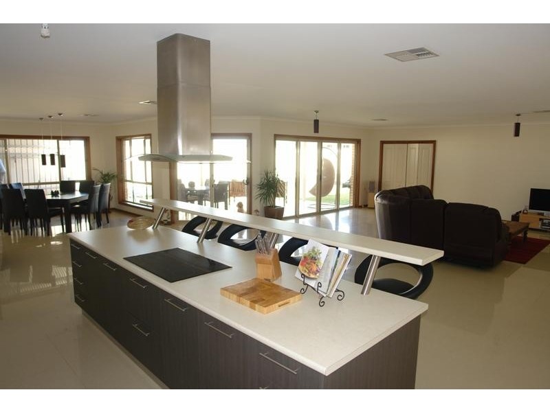 1 Quintrell Street, Moonta Bay SA 5558