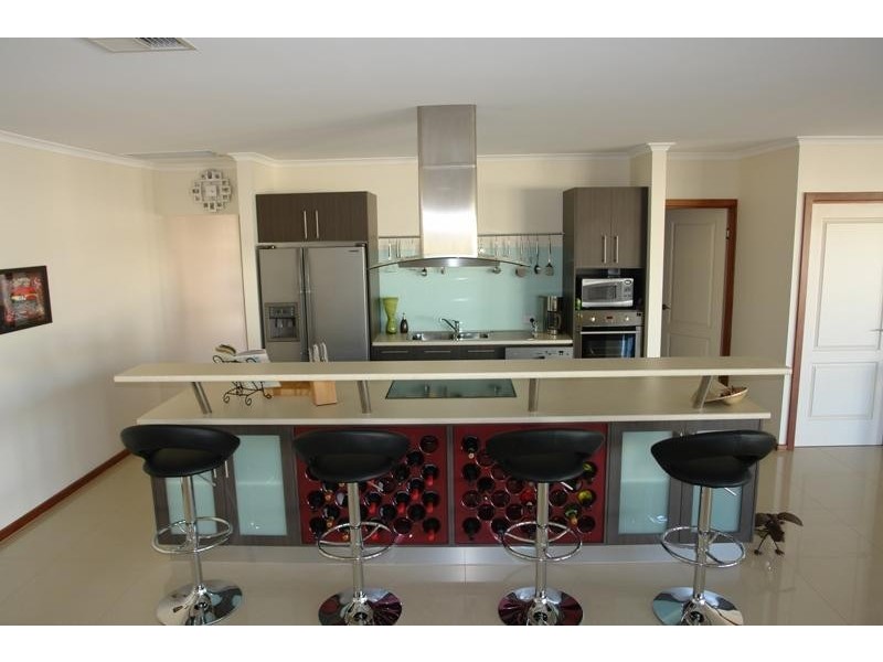 1 Quintrell Street, Moonta Bay SA 5558