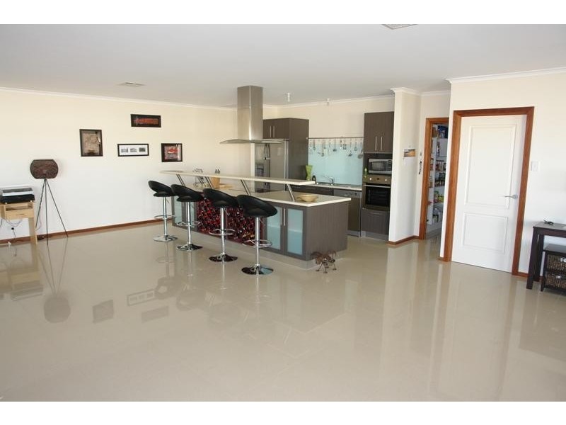 1 Quintrell Street, Moonta Bay SA 5558