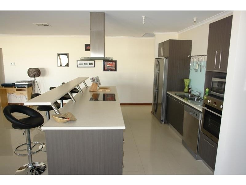 1 Quintrell Street, Moonta Bay SA 5558