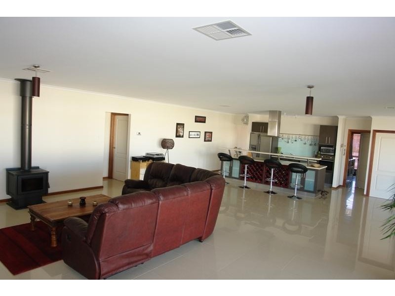 1 Quintrell Street, Moonta Bay SA 5558